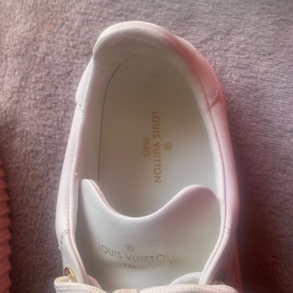 Louie V white/pink leather logo time out - Picture 2 of 4